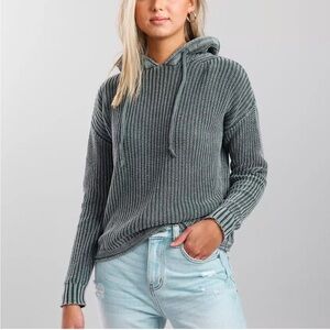 Buckle hooded sweater